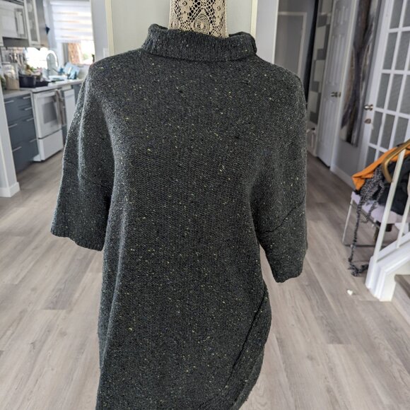 Roots shirt sleeved turtleneck with side split - Picture 8 of 8